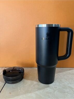 Stanley Black Insulated 30 oz Travel Mug with Handle